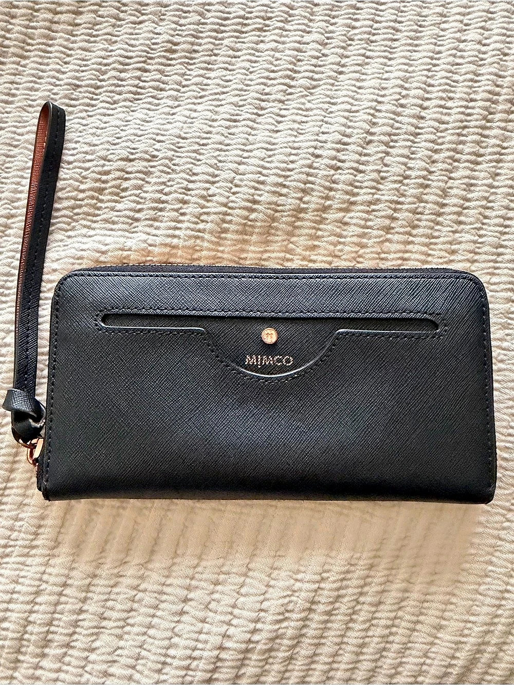 MIMCO Turnlock Large Wallet Black Zip Wristlet excellent used condition